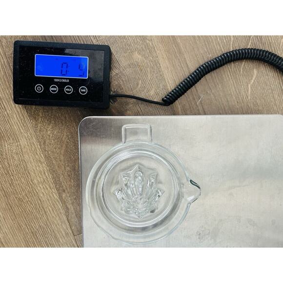 Vintage Clear Glass Juicer w/ Thumb Tab Handled Manual Small Reamer - Picture 9 of 11